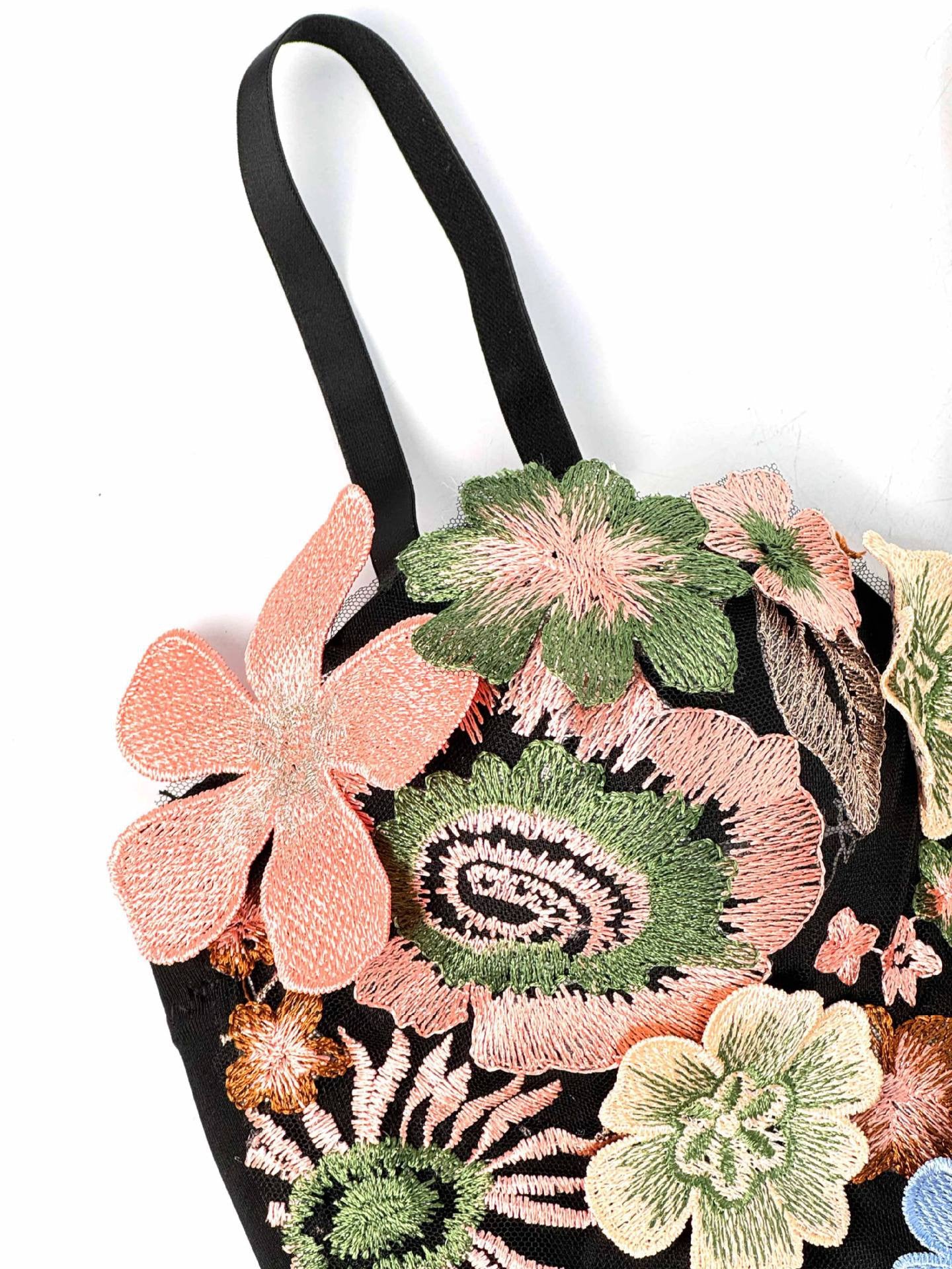 VE006Y Retro Floral Embroidered Tube Top Camisole with Bra