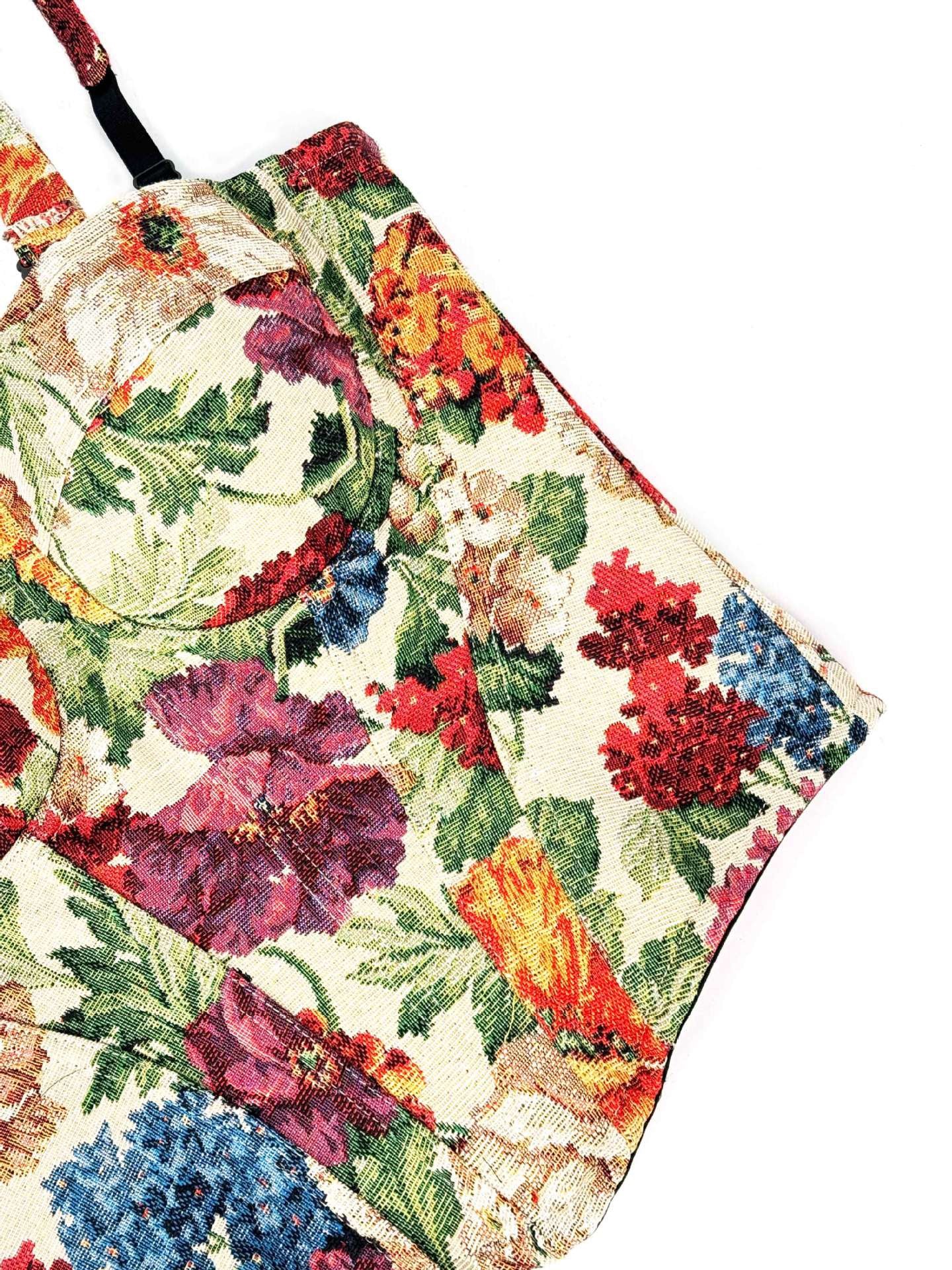 VE007 Elegant Retro Palace-Style Tube Top with Chest Pads