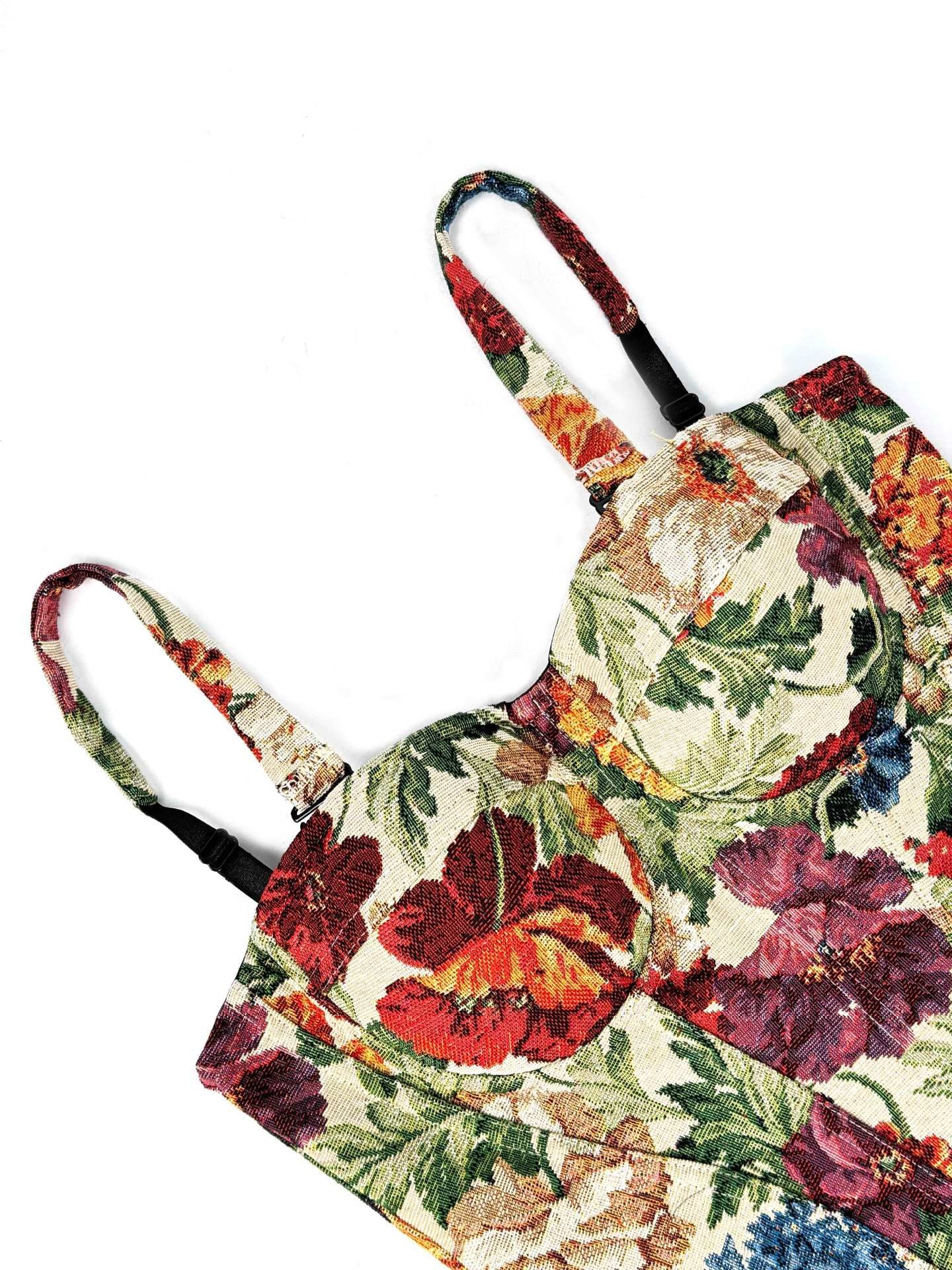 VE007 Elegant Retro Palace-Style Tube Top with Chest Pads