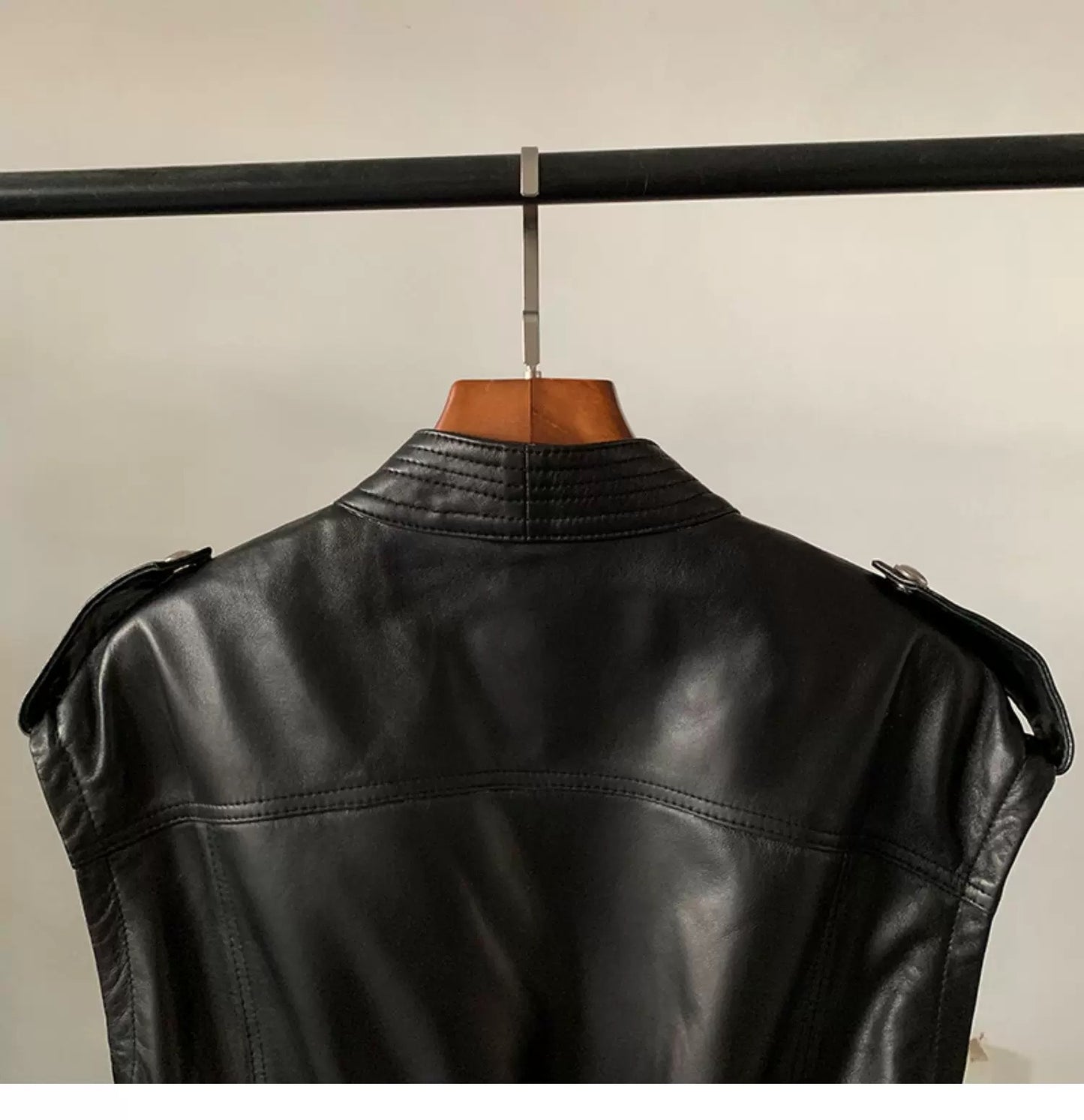 VE26L Pearl-Trimmed Lambskin Vest ¨C Sleeveless & Sculpted