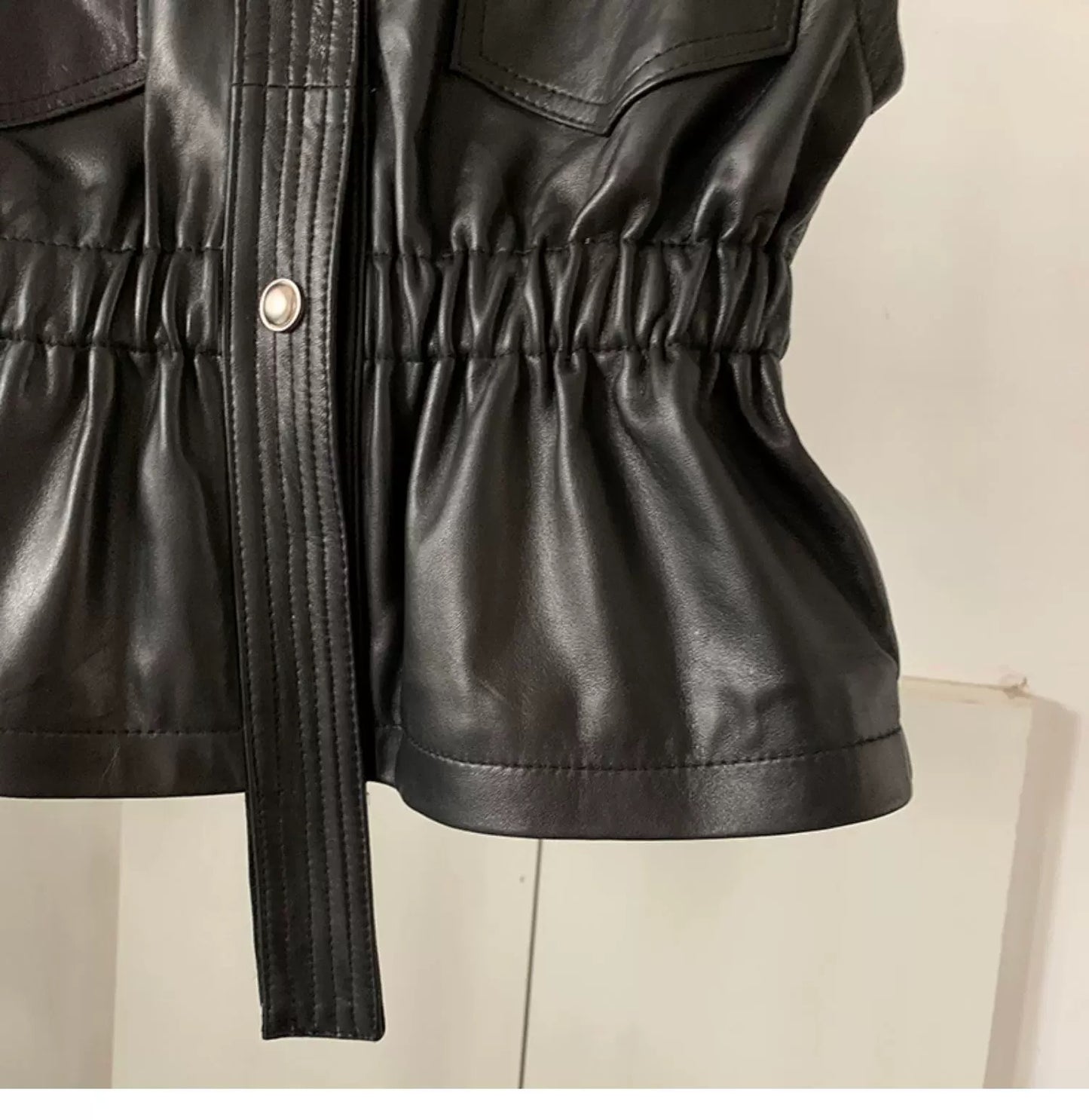 VE26L Pearl-Trimmed Lambskin Vest ¨C Sleeveless & Sculpted