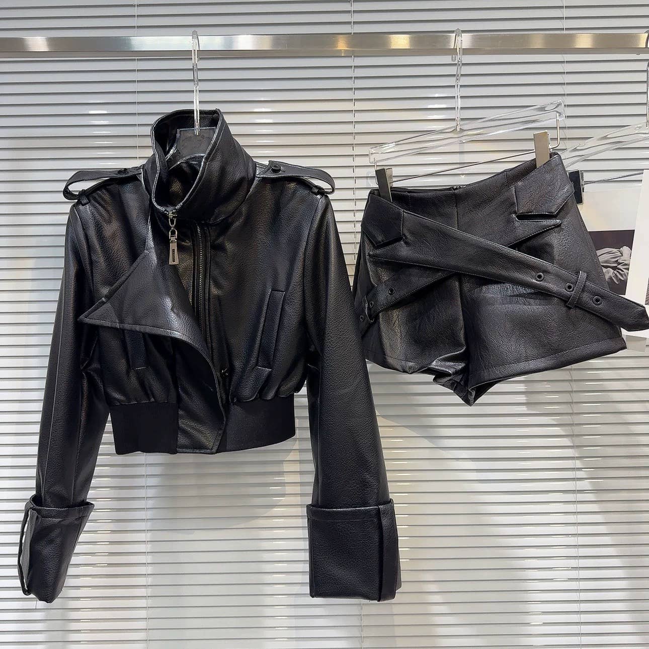 SET213Y Autumn PU Leather Jacket and Cross Leather Pants Set